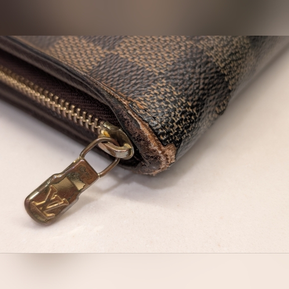 Louis Vuitton Damier Wallet - Brown Coated Canvas - Picture 6 of 16